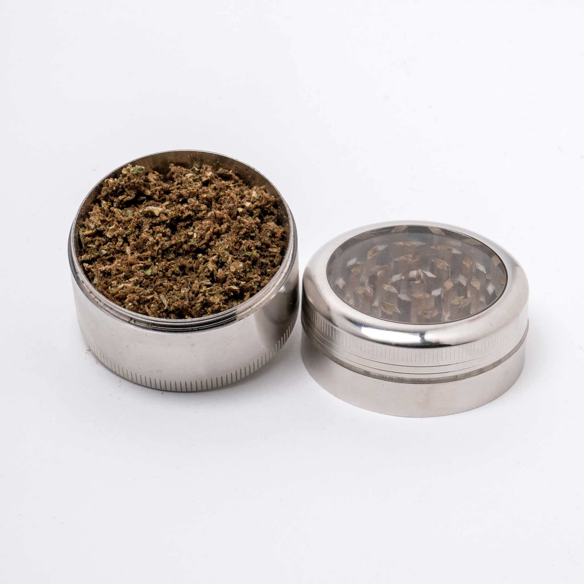grinder-con-erbe-secche-tritate