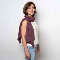 Sciarpa-canapa-bordeaux-indossata